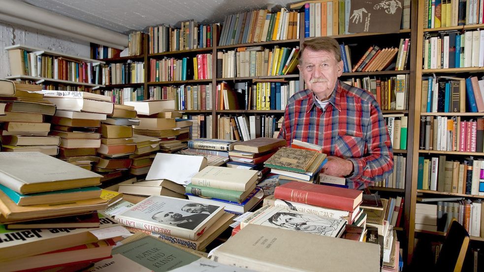 Hüter der verlorenen Bücher: Georg P. Salzmann Foto: Universität Augsburg/ Wolf Heider Sawall