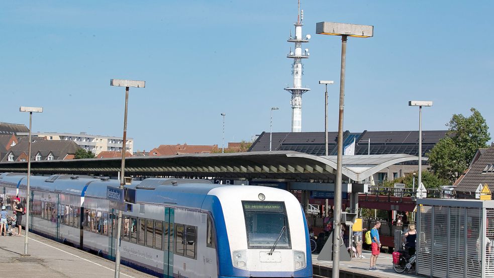 Ein Zug steht am Bahnhof in Westerland auf Sylt. Foto: www.imago-images.de