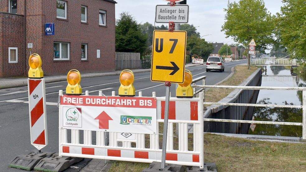 Anlieger und Busse können den Rajen schon nutzen, für den Durchgangsverkehr ist er aber zwischen 3. Südwieke bis zur Russenstraße weiterhin gesperrt. Foto: Zein