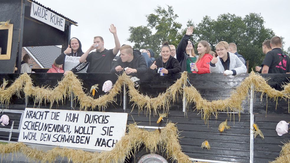 Ein Bild vom letzten Erntekorso in Völlenerkönigsfehn. Dieser fand Ende September 2019 statt. Auch in diesem Jahr legen die Organisatoren großen Wert auf die Sicherheit. Archivfoto: Weers