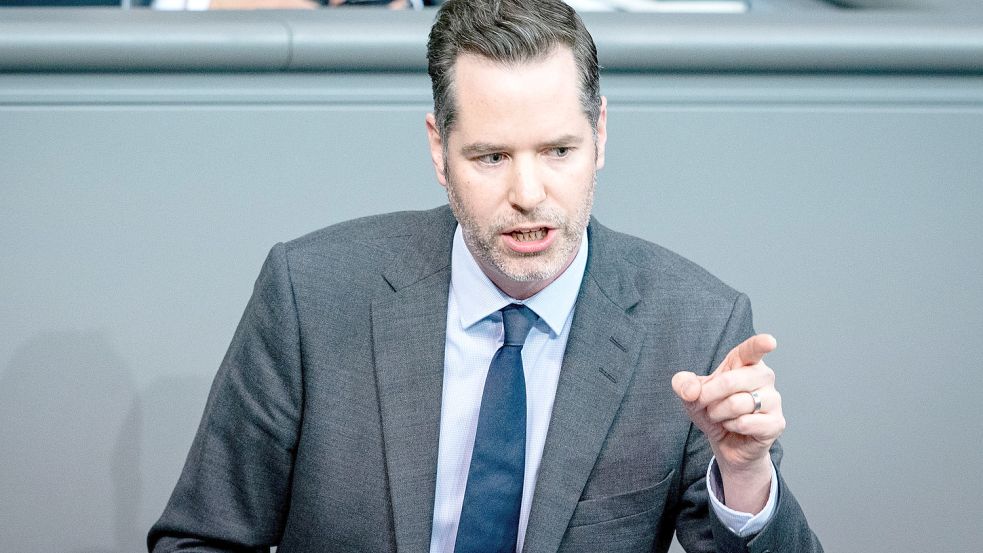 FDP-Fraktionschef Christian Dürr fordert von Aldi und Co., Landwirte fair für bessere Tierhaltung zu bezahlen. Foto: dpa