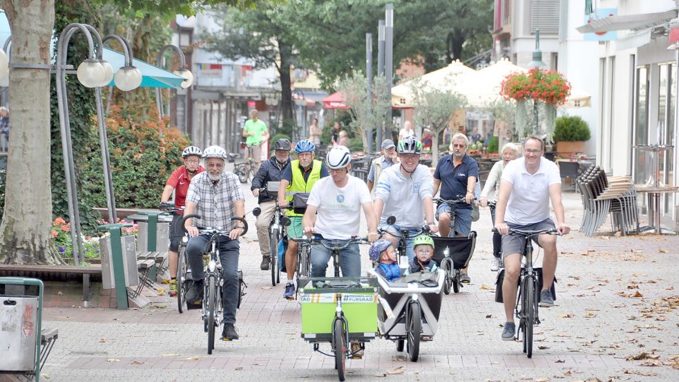 Nicht nur wie hier während des Stadtradelns sind in Leer viele Radfahrer unterwegs. Aber wie zufrieden sind sie mit den Bedingungen auf den Straßen und Wegen? Foto: Wolters/Archiv