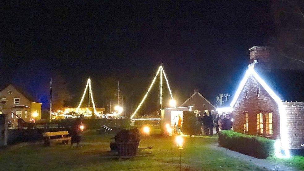 Am Wochenende 26. und 27. November lädt der Verein Papenbörger Hus zu Konzerten, einem Weihnachtsmarkt und zu „Mystischen Abendbummeln“ mit Lichtermeer in die Von-Velen-Anlage in Papenburg ein. Bild: Privat