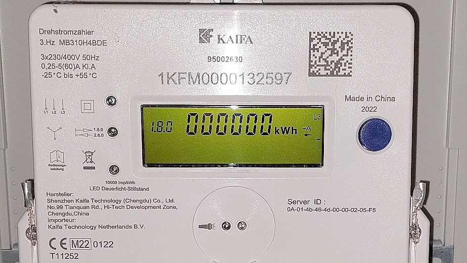 Obwohl der neue Zweirichtungszähler für die Photovoltaik-Anlage am 21. September bei einer älteren Rhauderfehnerin eingebaut wurde, zeigt er keinen Stromverbrauch. Deshalb muss die alte Dame auch nichts an die EWE bezahlen. Foto: privat