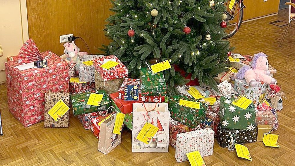 Liebevoll eingepackt worden waren die Weihnachtsgeschenke für die Kinder. Foto: Privat