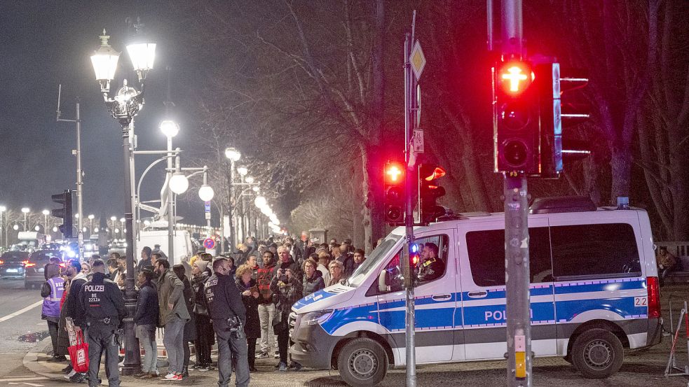 Berlin: Krawalle An Silvester: Beamtenbund Warnt Vor Verlust Der ...