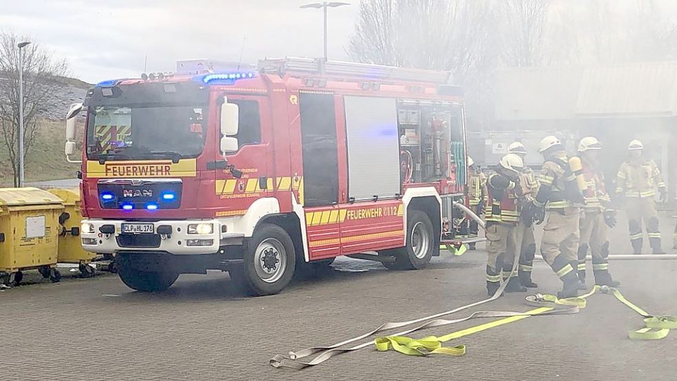 Die Einsatzkräfte der Feuerwehr Scharrel waren schnell vor Ort. Foto: Feuerwehr/Giehl