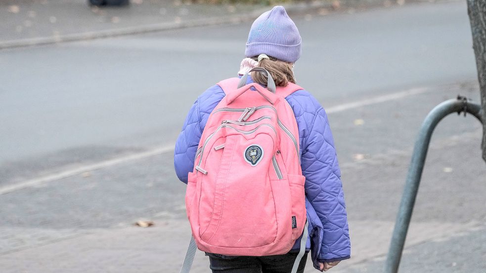 In Hamburg hat eine Frau offenbar Fahrerflucht begangen, nachdem sie ein Kind angefahren hat. Foto: imago images/Michael Gstettenbauer