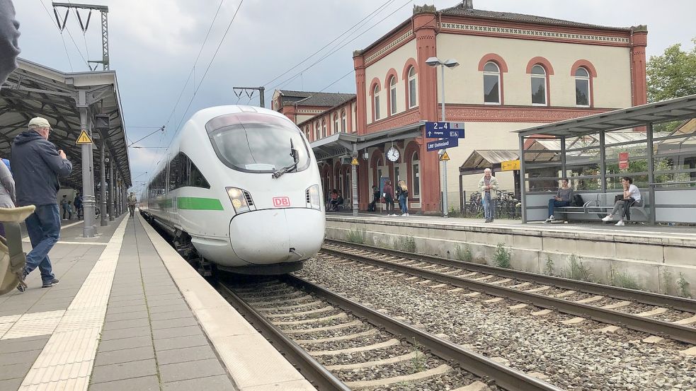 Der Bahnhof Leer ist einer der Knotenpunkte in der Region. Foto: Archiv