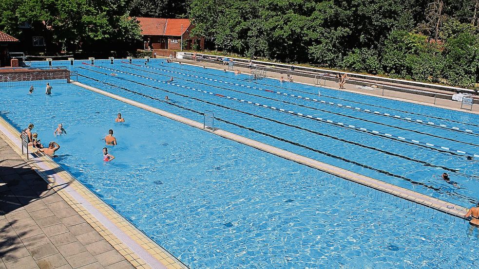 Das Freibad in Papenburg ist seit Anfang des Jahres wieder in städtischer Hand. Archivfoto: Belling