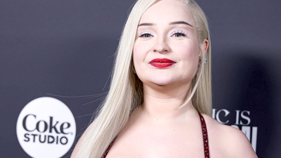 Kim Petras bei der Grammy Awards-Party. Mit ihrem Sieg schreibt die Transgender-Frau Grammy-Geschichte. Foto: Imago Images/NurPhoto