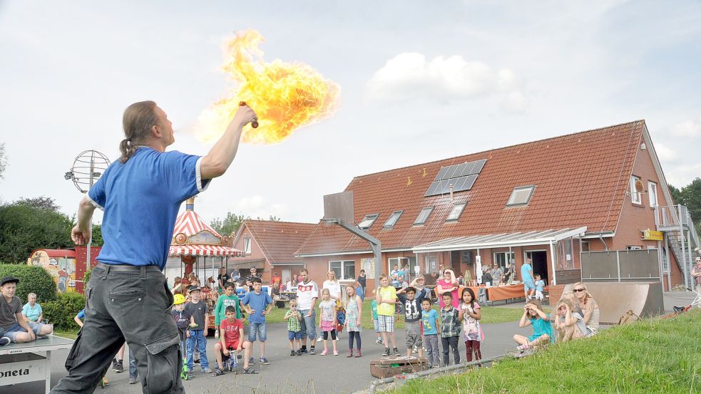 Das Jugendhaus in Moormerland ist bekannt für seine Angebote für Kinder und Jugendliche, wie das Sommerfest. Das Gebäude könnte in absehbarer Zeit vergrößert werden. Foto: Wolters/Archiv