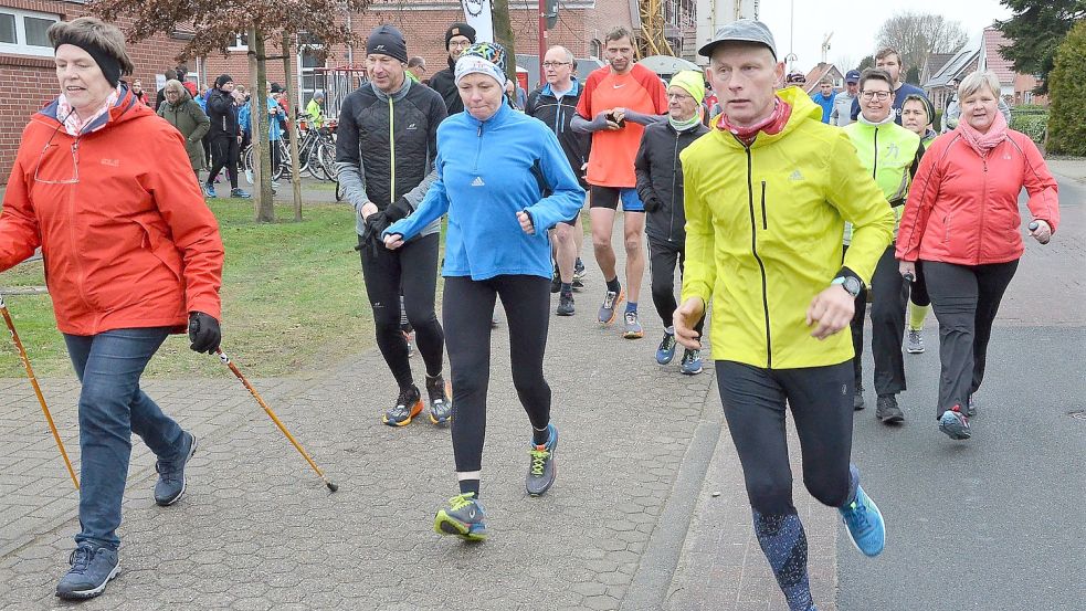 142 Sportbegeisterte gingen zum ersten Mal in Rhauderfehn auf die Strecke. Foto: Ammermann