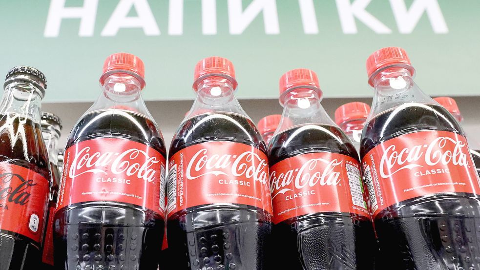 Mit dem Ausbruch des Ukraine-Krieges verschwand die Coca-Cola aus den russischen Supermarktregalen. Doch es gibt eine vermeintliche Alternative. Foto: imago images/ITAR-TASS