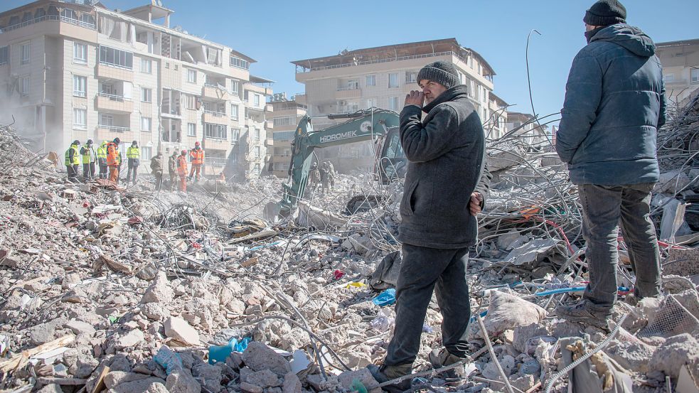 Seit dem Erdbeben am 6. Februar gelten immer noch viele Menschen als vermisst. Foto: IMAGO IMAGES/NurPhoto