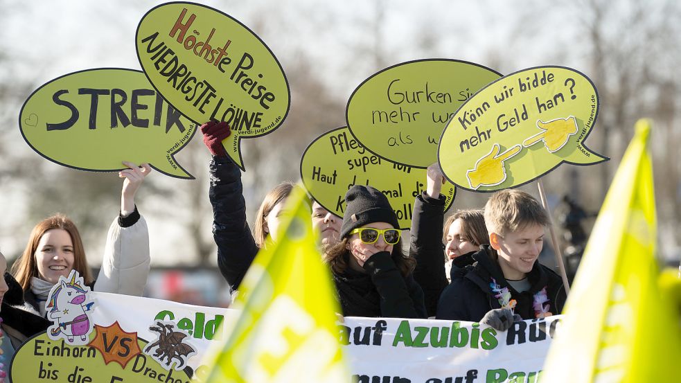 Bei der jüngsten Tarifrunde im öffentlichen Dienst streikten auch viele Auszubildende mit. Foto: Pförtner/DPA