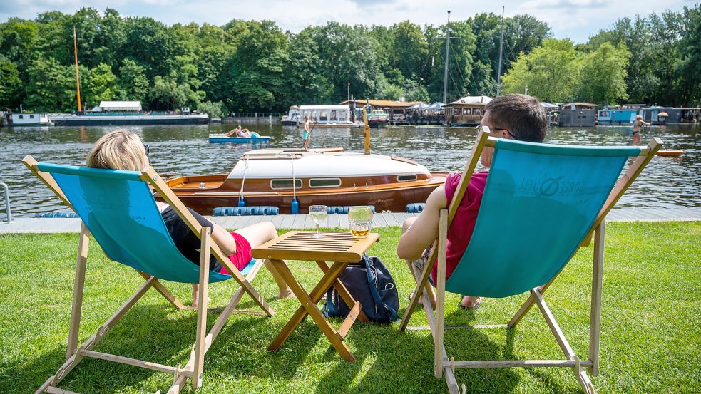 Das Wetter am Wochenende soll laut Wetterbericht sonnig und warm sein. Foto: dpa/ Christophe Gateau