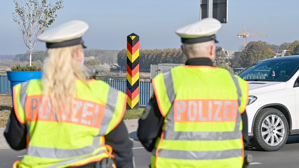 Bei Kontrollen der Polizei werden immer wieder schwer verletzte oder gar tote Flüchtlinge entdeckt, die versucht haben, illegal nach Deutschland einzureisen. Foto: dpa-Zentralbild