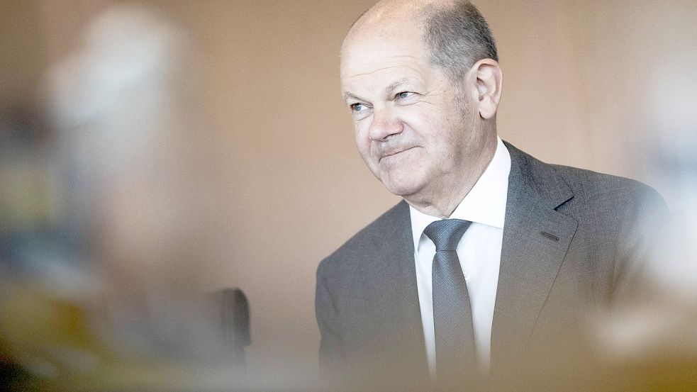 Bundeskanzler Olaf Scholz und die Länderchefs beraten sich in einigen Flüchtlingsfragen. Foto: imago images/photothek