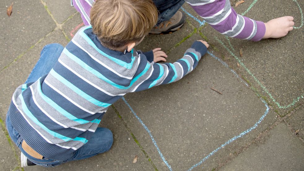 Die Nachfrage nach Kindern steigt gerade bei homosexuellen Paaren und Singles. Foto: dpa/Christin Klose