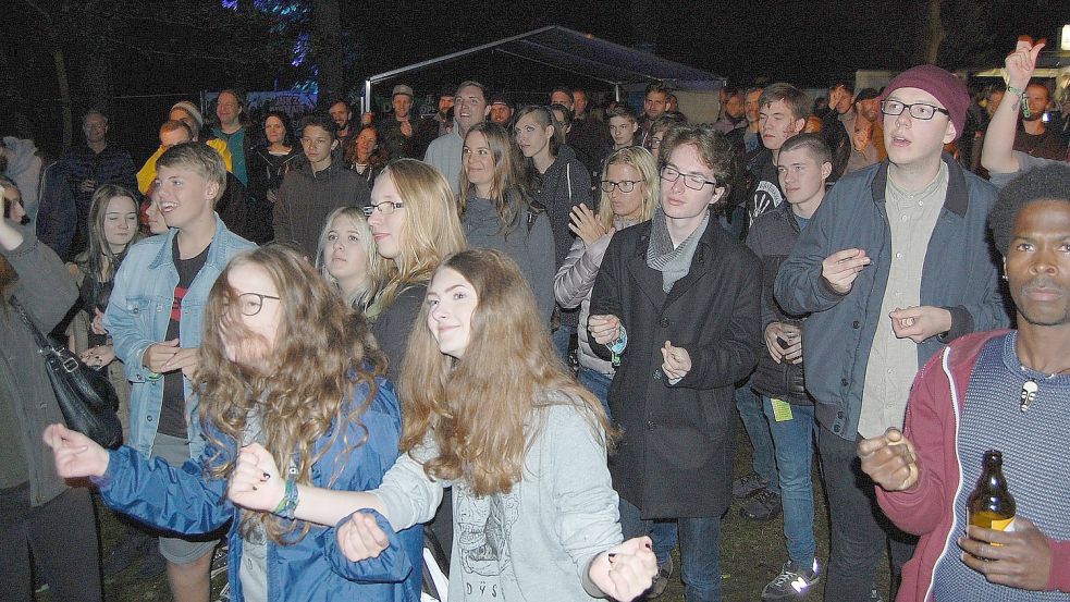 Bei den JuKZ-Open-Airs, hier ein Bild vom Konzert 2017, herrscht immer beste Stimmung. Programm, Aufbau, Bewirtung: Die jungen Leute organisieren alles selbst. Foto: Archiv