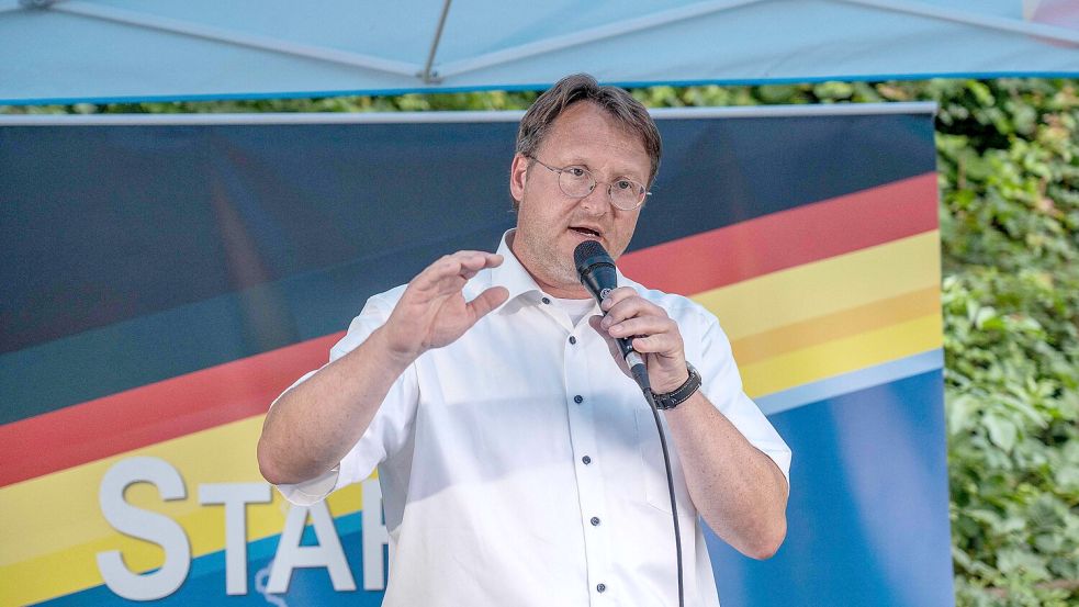 Robert Sesselmann ist Deutschlands erster rechtspopulistischer Landrat. Europaweit legen rechte Politiker bei Wahlen zu. Foto: FERDINAND MERZBACH / NEWS5 / AFP