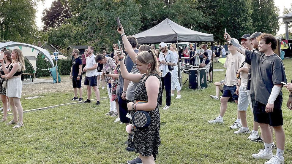 Das Publikum, das abends da war, filmte begeistert mit. Fotos: Hinderks