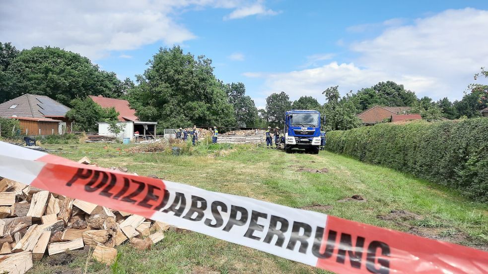 Das verdächtige Grundstück in Plate ist abgesperrt. Foto: Marlena Petersen