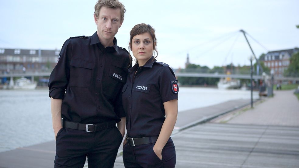 Henk Cassens (Maxim Mehmet) und Süher Özlügül (Sophie Dal) ermitteln auch in diesem Fall. Foto: Pascal Schmit/ZDF