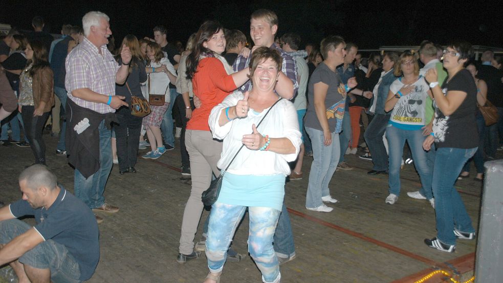 Gute Stimmung in Steenfelde: Beim Seefest wurde fröhlich gefeiert und getanzt, wie das Foto von 2013 zeigt.