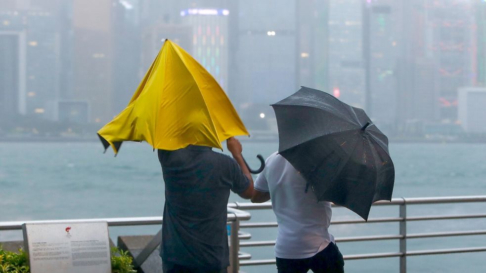 Unwetter: Über 100 Verletzte Nach Rekordregen In Hongkong - General ...