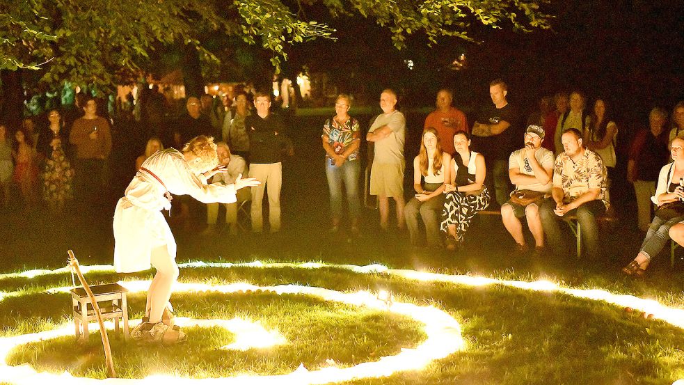 Die Darbietungen des Theater Anu aus Berlin zogen die Besucher in ihren Bann. Foto: Stromann