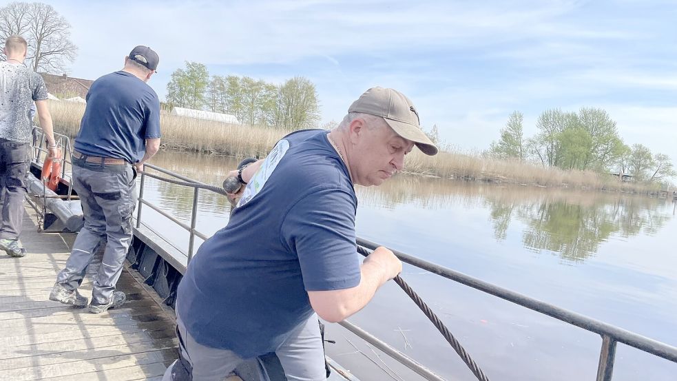 Die Fährleute zogen in dieser Saison zahlreiche Personen über die Jümme. Foto: Nording