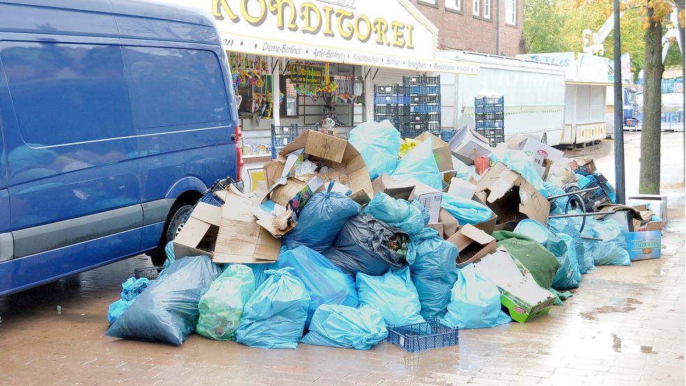 Auf dem Gallimarkt wird jeden Tag eine große Menge Abfall beseitigt. Foto: Wolters