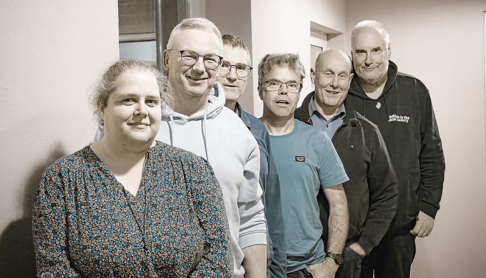 Sieger des zweiten Tages war das Team "Um Himmels Willen!" des Kirchenkreises Rhauderfehn: (von links) Sandra Gräfenstein-Plaisier, Helmut Hartema, Pastor Frerich Dreesch-Rosendahl, Alwin van Allen, Pastor Hartmut Kutsche und Detlef M. Plaisier.