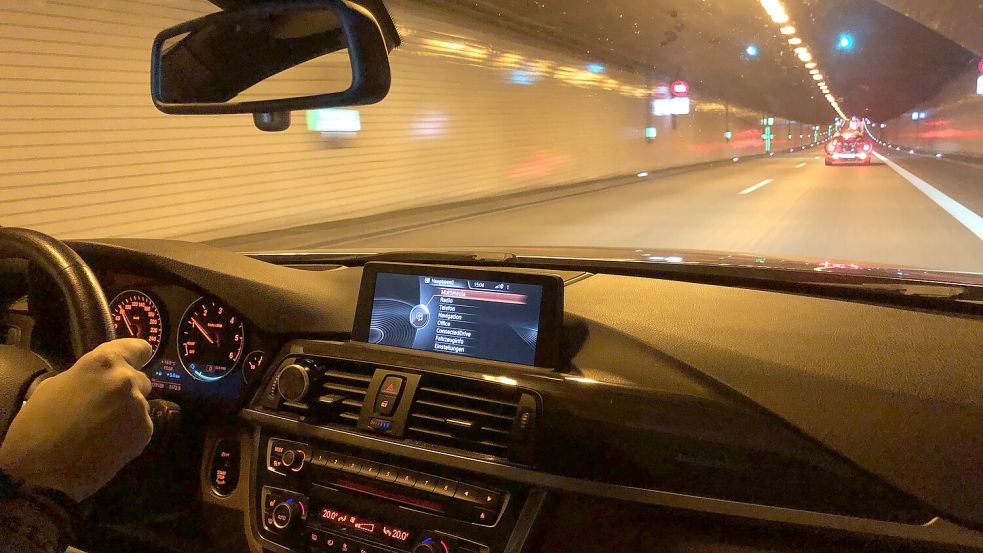 So mancher Autofahrer ist froh, wenn er aus einem Autobahntunnel wieder rausfahren kann. Foto: Vogt