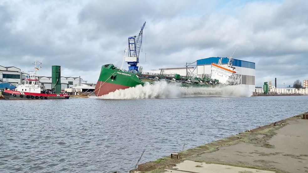 Der Stapellauf auf der Ferus-Smit-Werft in Leer war erfolgreich. Foto: Bothe