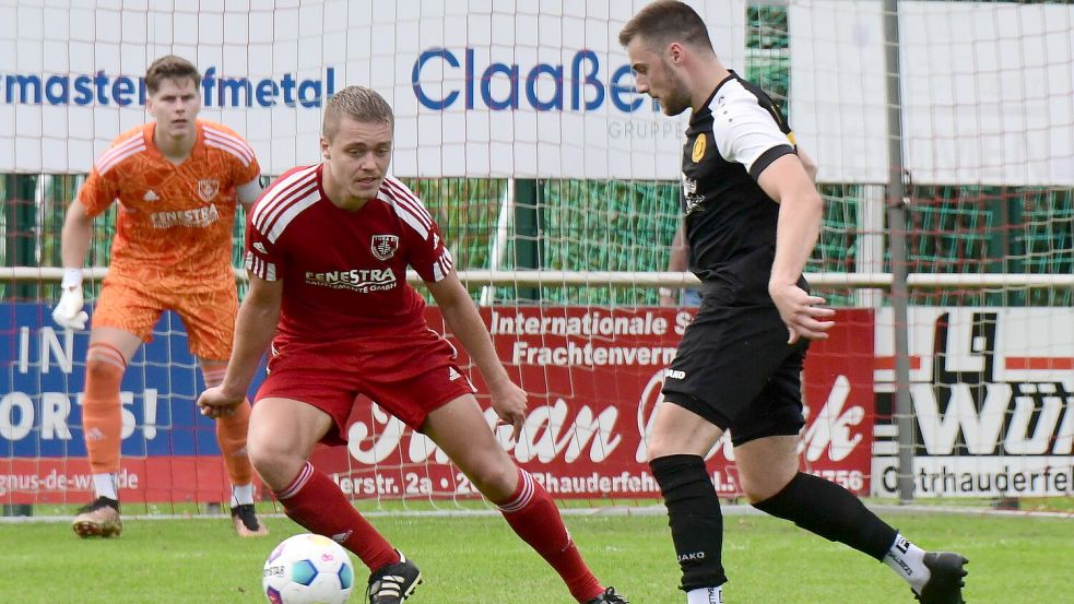 Kaum ein Durchkommen: TuRa-Verteidiger Felix Schütte (links) hat sich einen Stammplatz erkämpft. Archivfoto: Damm