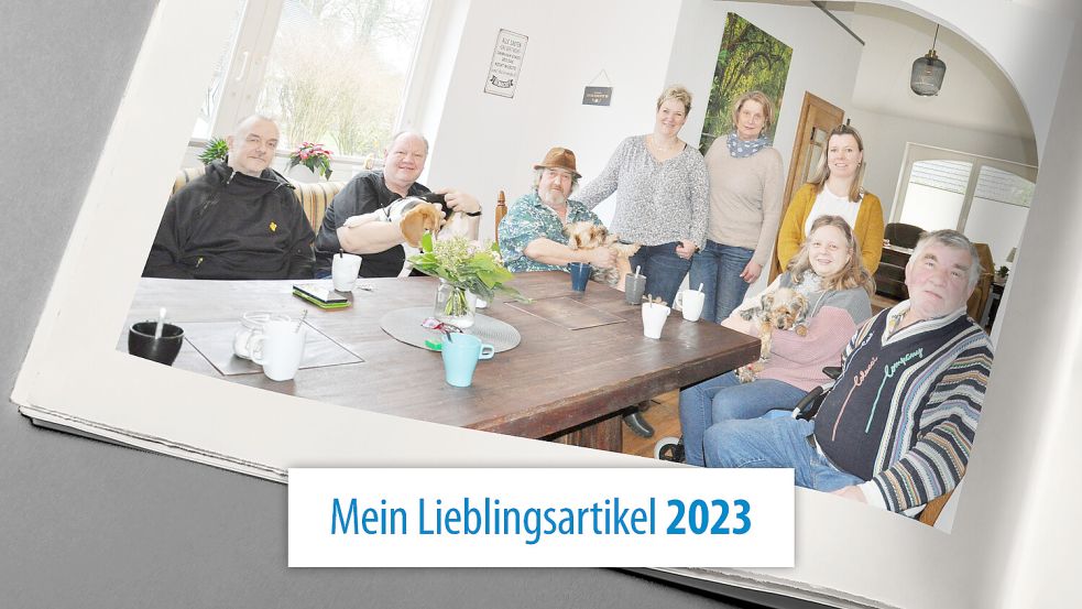 So mancher Schnack findet bei Kaffee oder Tee in der WG statt. Die Bewohner (sitzend, von links) Jens Praßel, Frank Schmidtke, Hans-Friedrich Haberts, Birgit Wilken und Frank Lange werden von Kerstin Kulke (stehend, von links) und den Haushaltsfeen Lisa Münk und Sabrina Gerdes unterstützt, wo es notwendig ist. Fotos: Ullrich