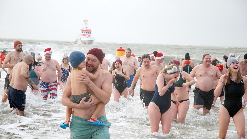 Auf Borkum wurde angebadet. Foto: Ferber