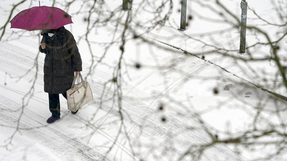 Schnee- oder Graupelschauer wird es in den kommenden Tagen immer wieder geben. Foto: dpa/Marcus Brandt