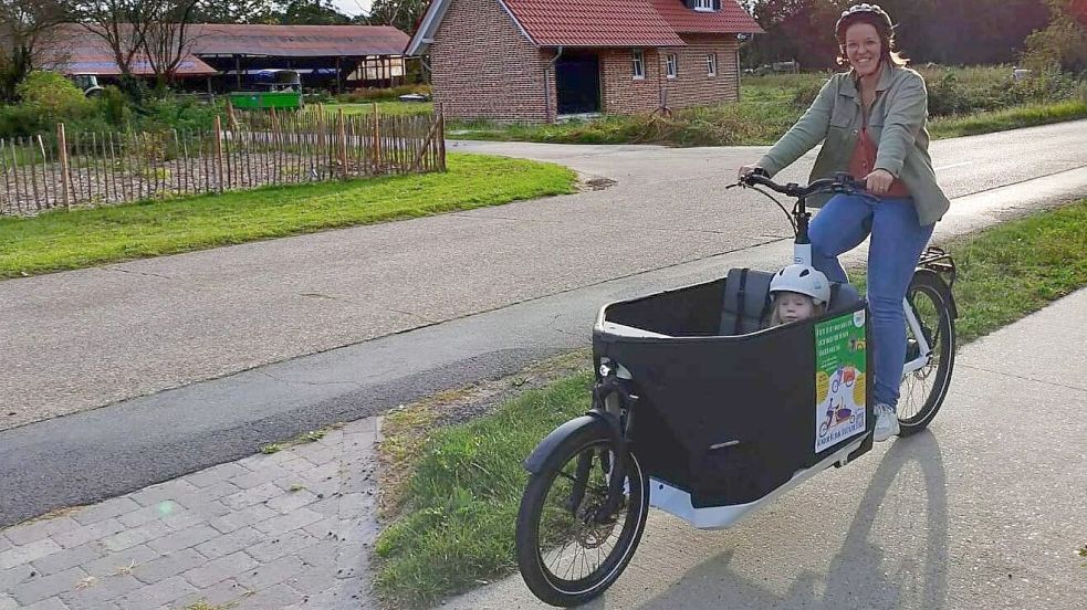 Auch Pia Caspers nutzte zusammen mit ihrer kleinen Tochter das Lastenfahrrad. Foto: Privat