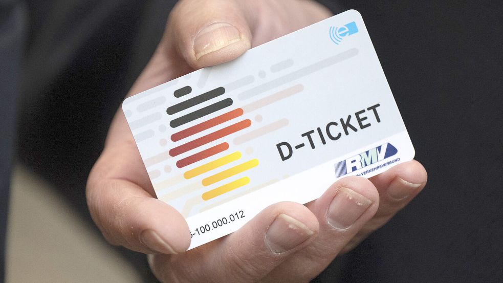 Das Deutschlandticket wird von zehn Millionen Menschen genutzt. Aber es kostet den Staat zu viel Geld. Foto: BORIS ROESSLER