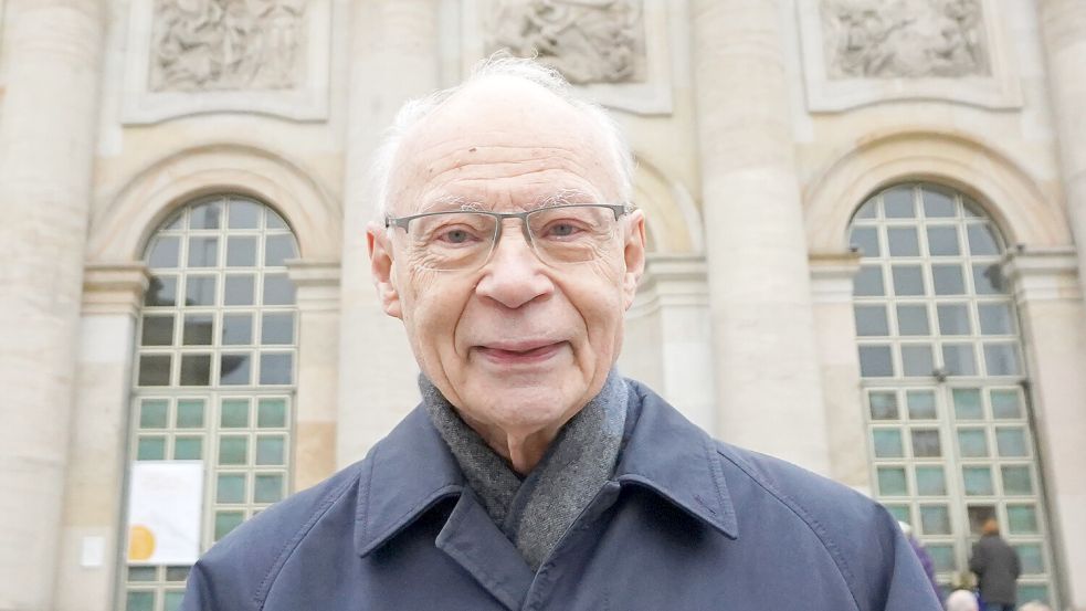 Engagiert bis ins hohe Alter: Hans Joachim Meyer demonstrierte hier 2018 gegen den geplanten Umbau der St. Hedwigs-Kathedrale. Foto: dpa