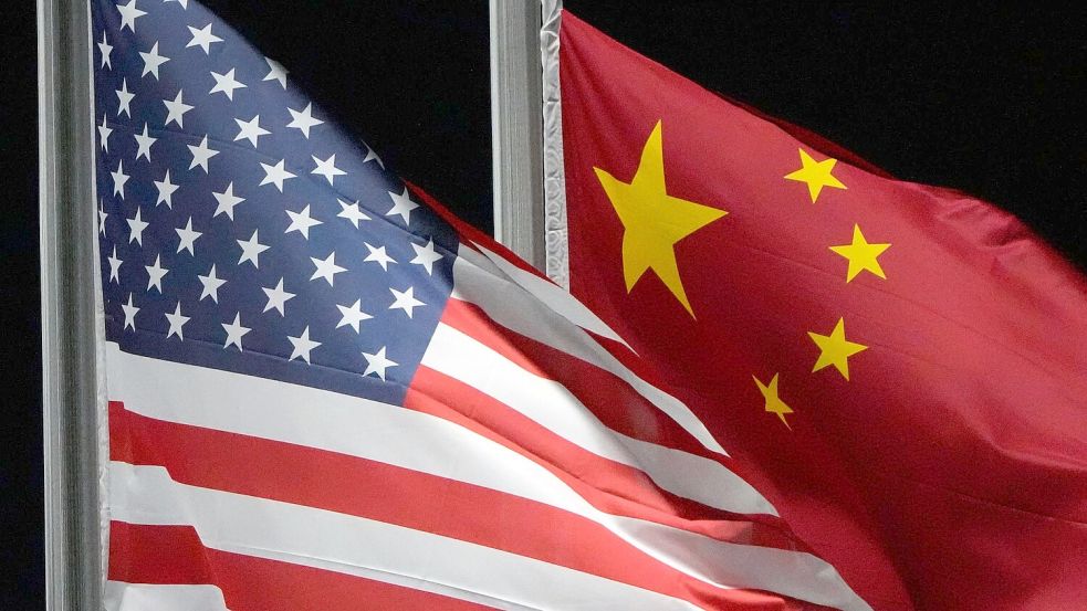 China hat Sanktionen gegen drei US-Rüstungskonzerne angekündigt. Foto: Kiichiro Sato/AP/dpa