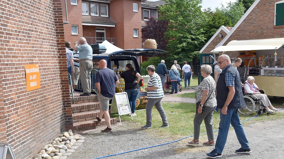 Bei der Mühle Hahnentange gibt es auch einen kleinen Markt. Foto: Ammermann