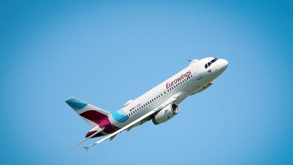 Mit nun rund 120 Flugzeugen biete Eurowings wegen der weiter stark wachsenden Nachfrage 13 Prozent mehr Plätze an als im Vorjahr. Foto: Soeren Stache/dpa