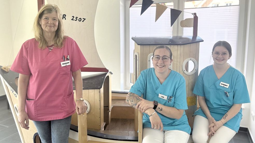 Dr. Daniela Neumann (von links) hat ihre Kinderarztpraxis in Remels eröffnet. Teil ihres Teams sind auch Lisa Wolff und Dominique Ludwig. Fotos: Heinig
