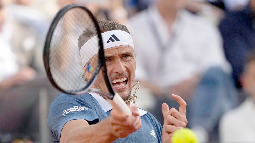 Startet als ein Titelfavorit bei den French Open: Alexander Zverev. Foto: Alessandra Tarantino/AP/dpa