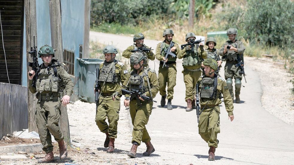 Israels Armee steht wegen ihres Vorgehens im Gazastreifen und der hohen Zahl ziviler Opfer international stark in der Kritik. Foto: Majdi Mohammed/AP/dpa